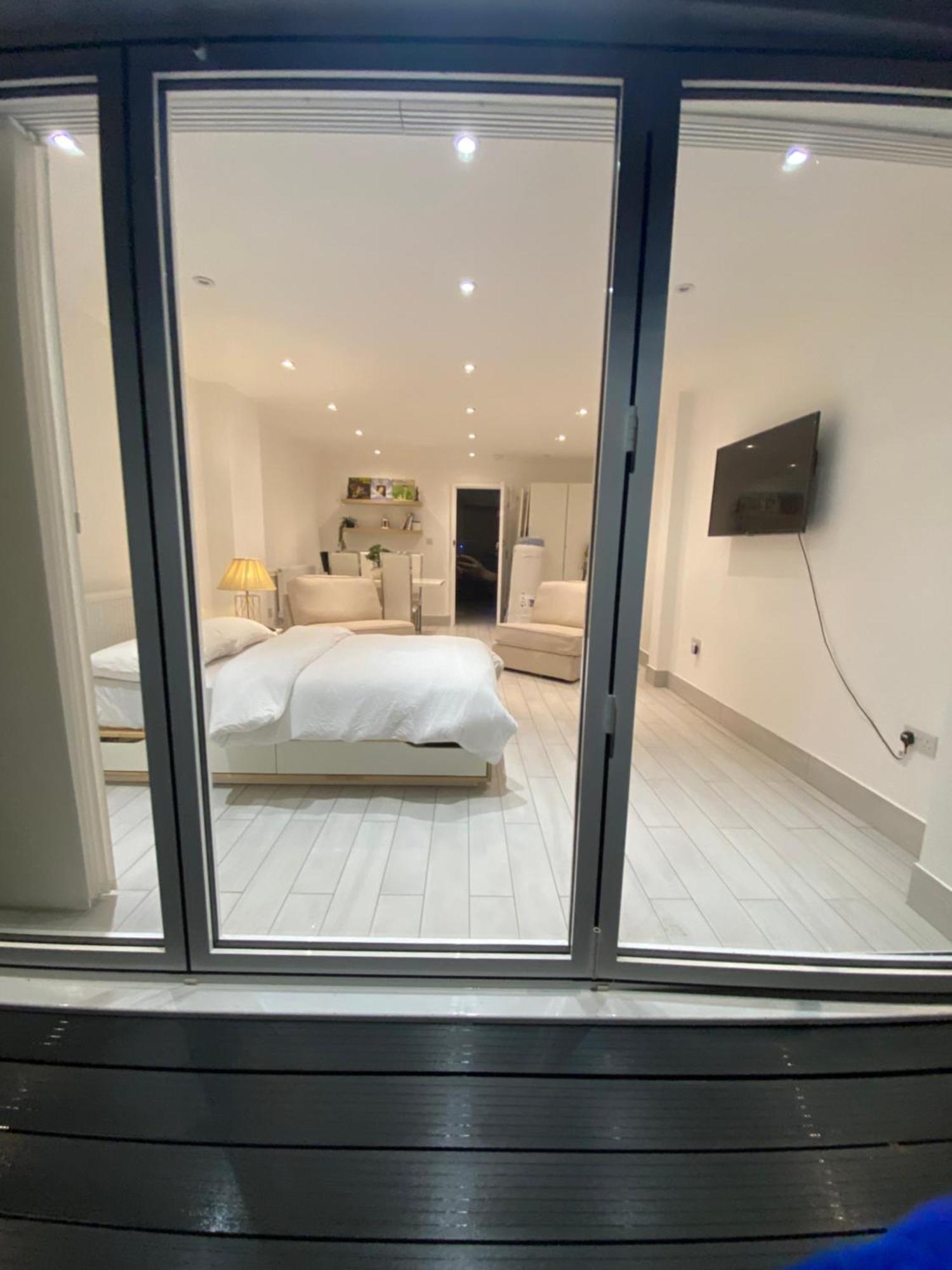 The Bay Apartment Edgware Buitenkant foto